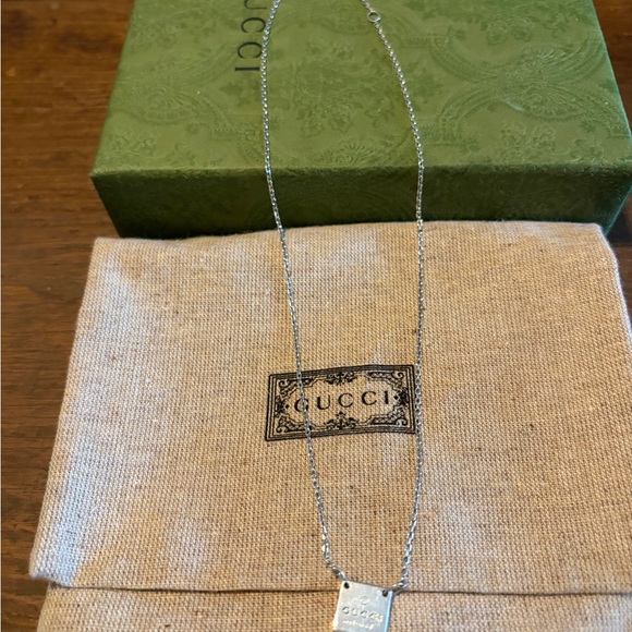 Gucci Silver Square Pendant Necklace - Picture 4 of 5